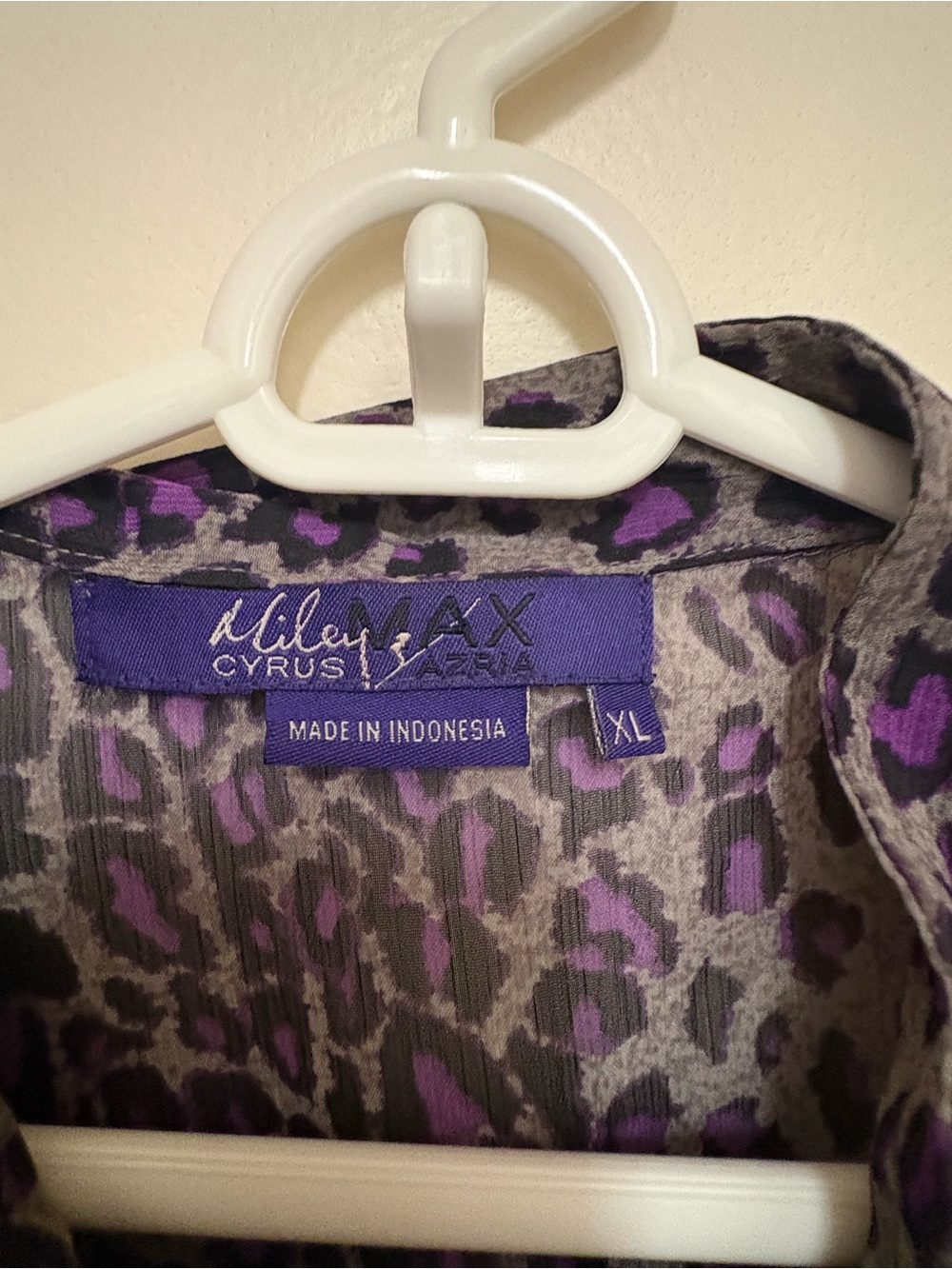 Blouse - Picture 2 of 3
